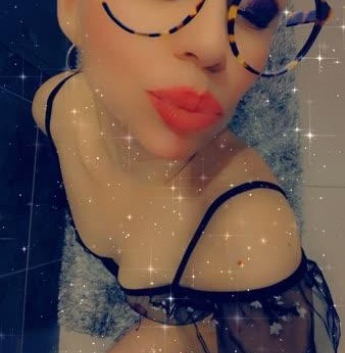 Горячая и соблазнительная красотка готова исполнить все твои фантазии и желания. Позволь себе расслабиться и погрузиться в мир наслаждения и страсти. Со мной ты почувствуешь себя королем! 8897, 40 лет